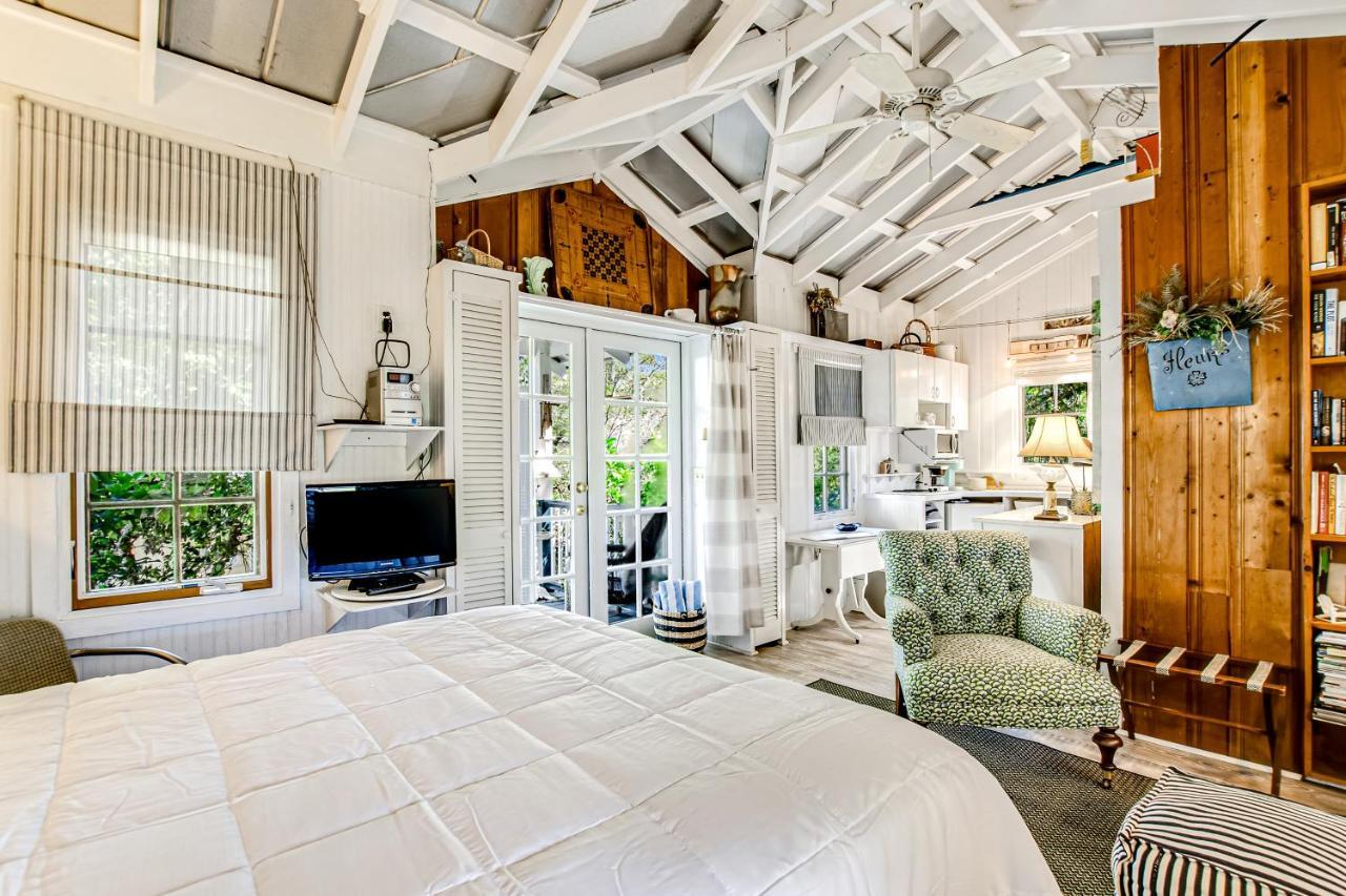 Baby Breezy Tree House Hotel Demere Park ภายนอก รูปภาพ